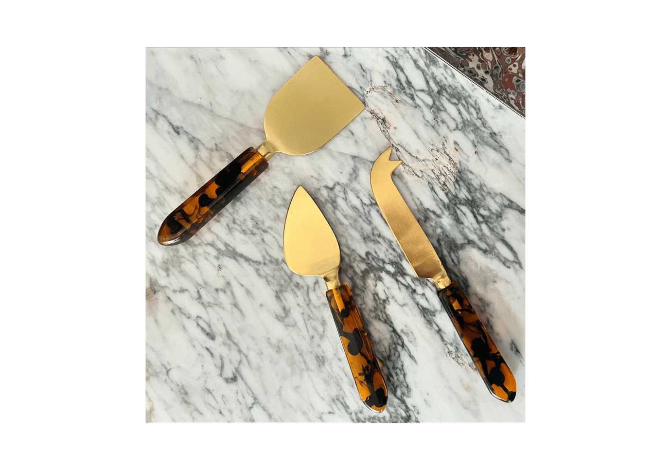 Set de 3 Cuchillos Mango Ámbar con Café
