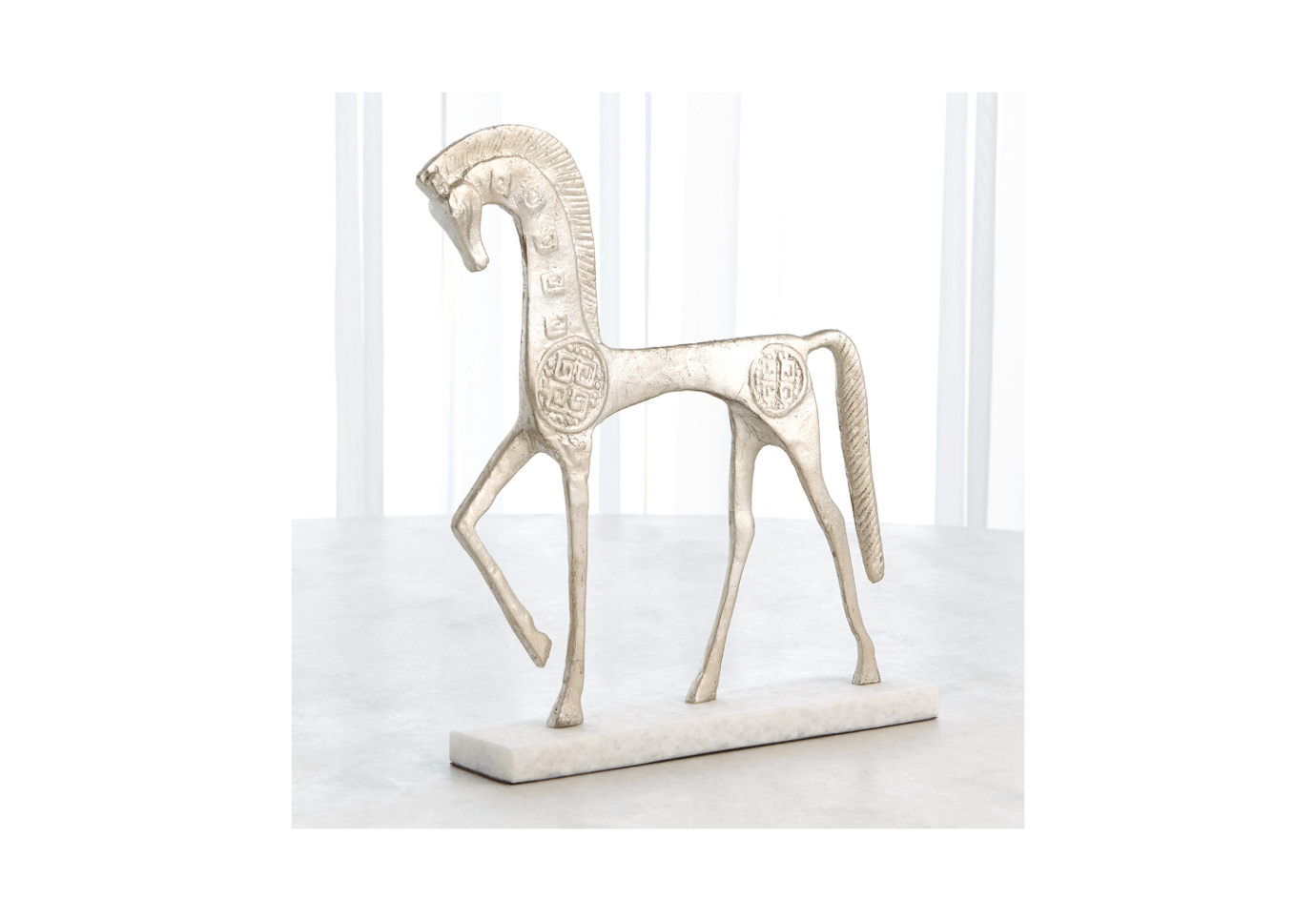 Escultura de Caballo Romano de Metal Plateado en Base de Mármol Blanco