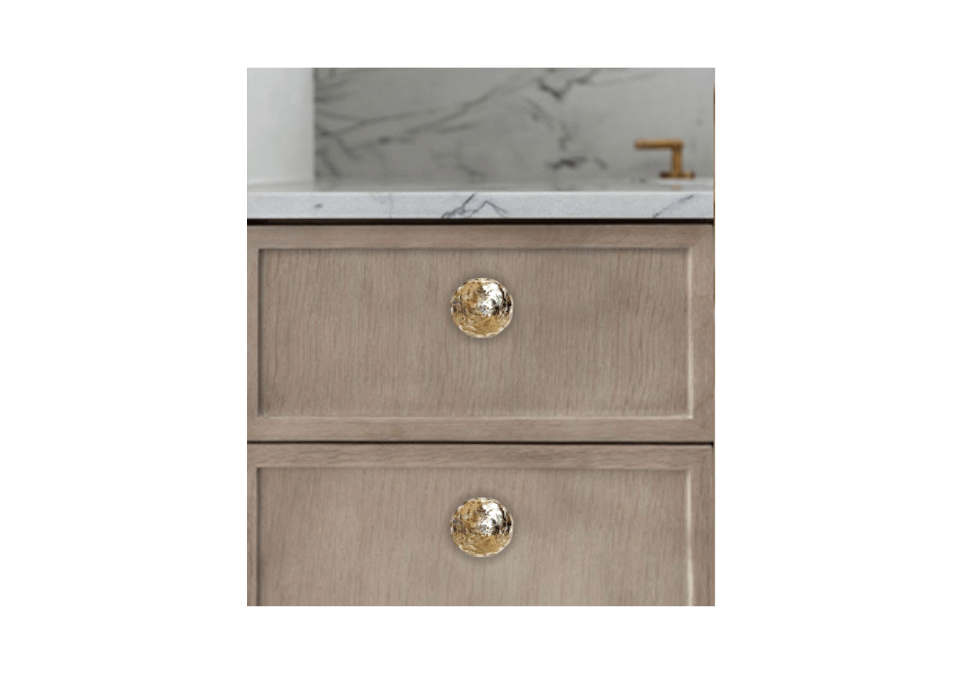 Jaladera Plateada con Relieves