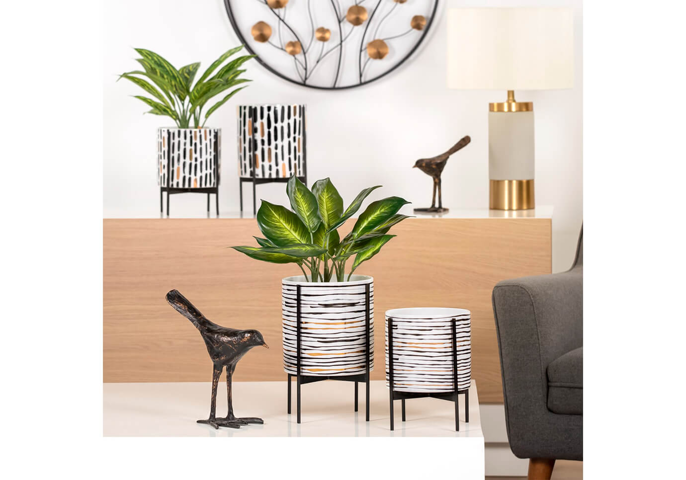 Maceta de Pie Cerámica Blanca Líneas Horizontales