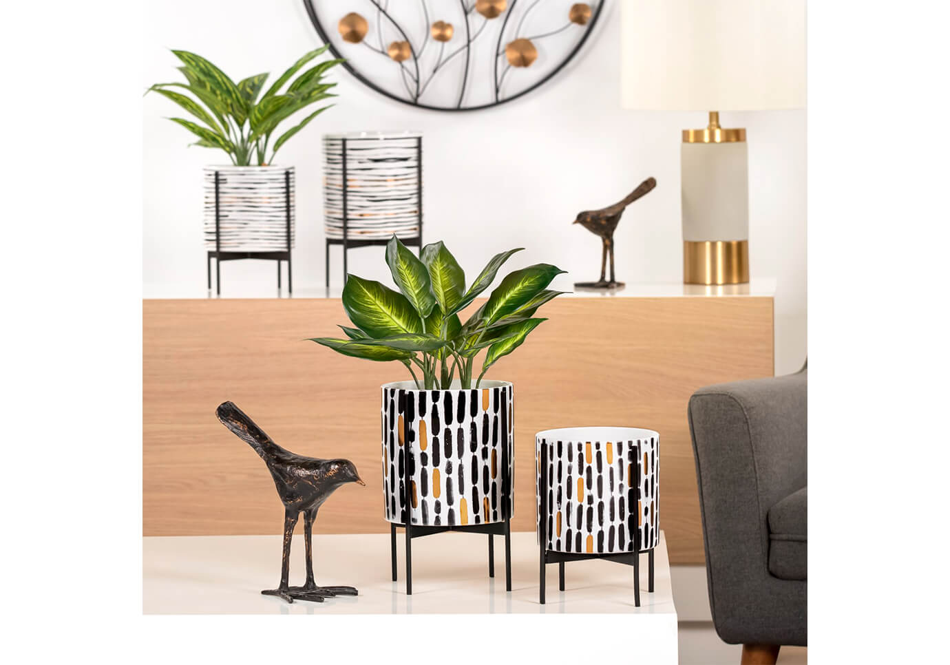 Maceta de Pie Cerámica Blanca Líneas Verticales