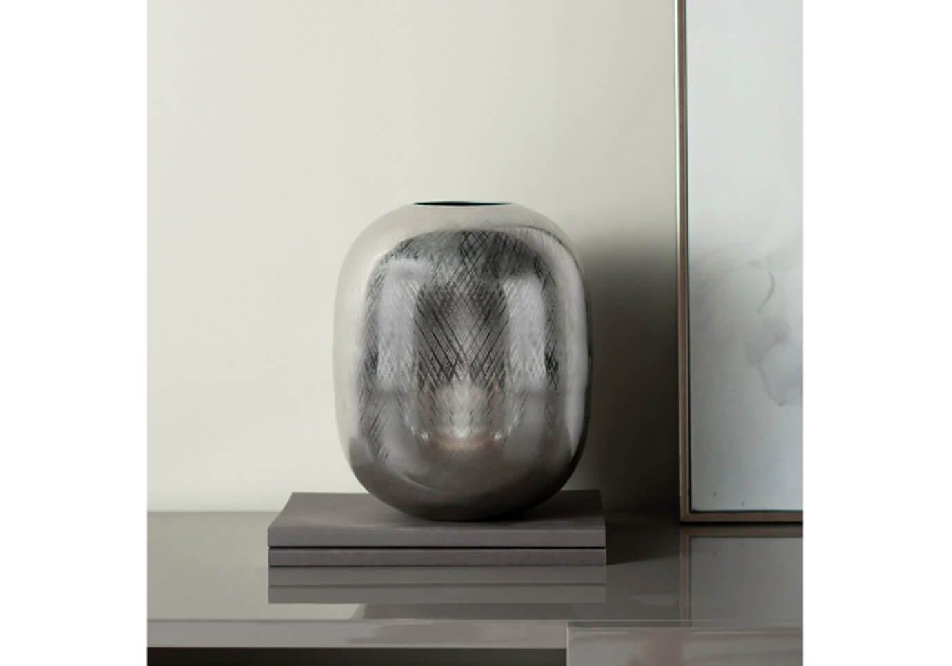 Florero Aluminio Plateado Sin Cuello