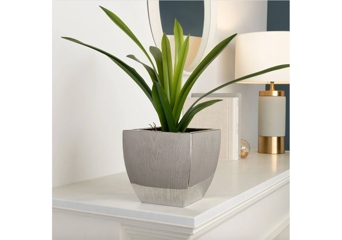 Maceta Cuadrada de Acero Vetas de Madera