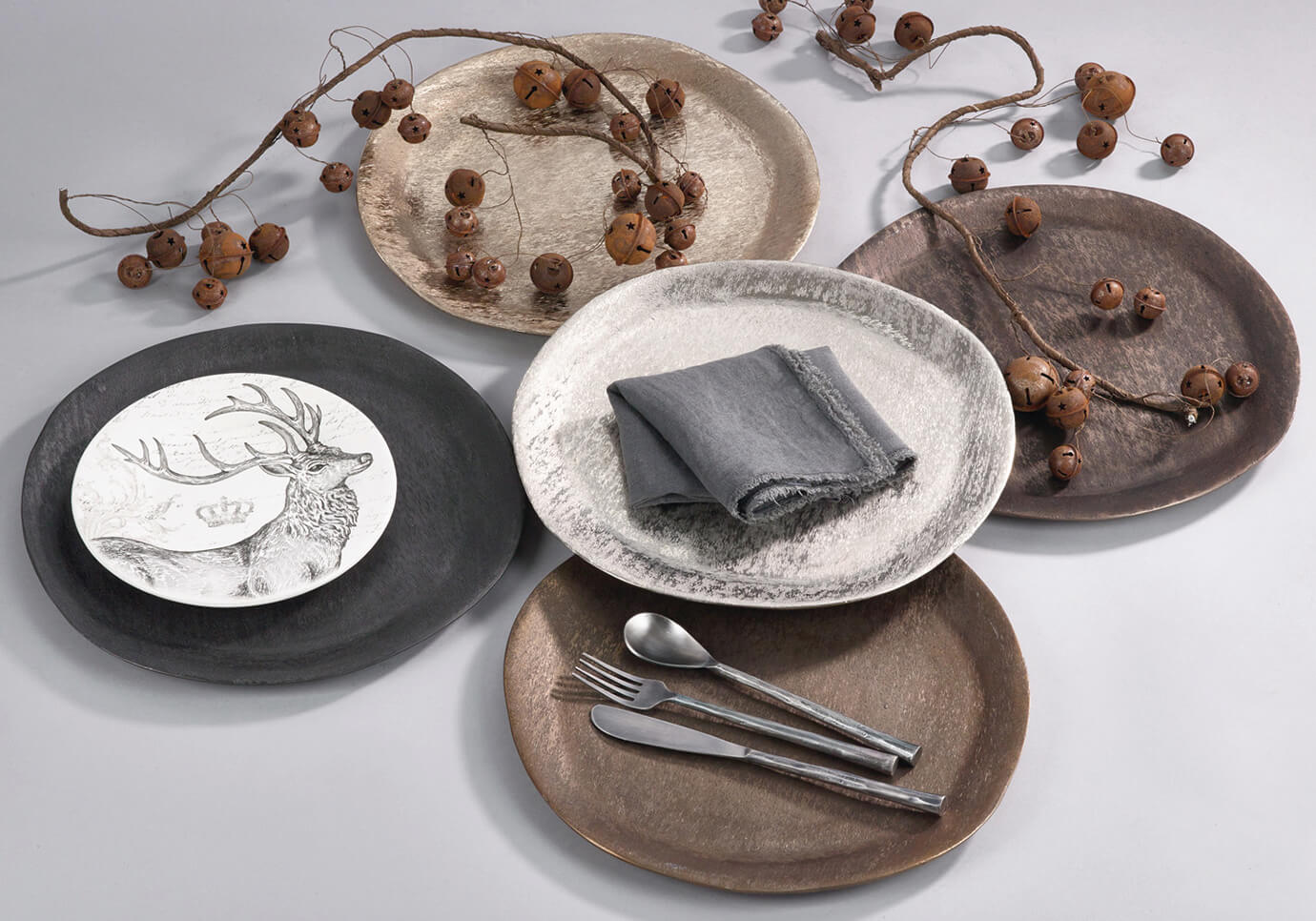 Plato Base Redondo de Metal Cepillado Plateado 33 cm