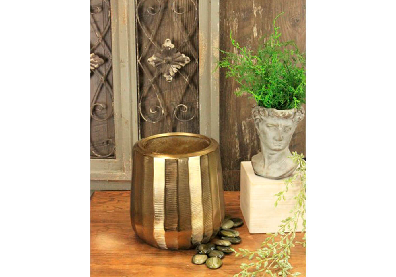 Maceta de Metal Lineas Verticales Dorado