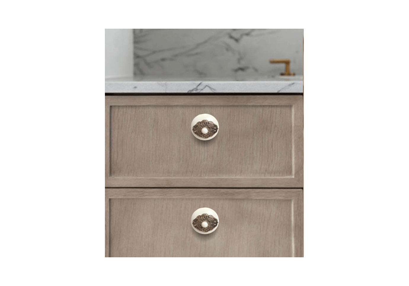 Jaladera Grande Blanca con Acabado Dorado