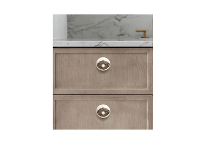 Jaladera Grande Blanca con Acabado Dorado
