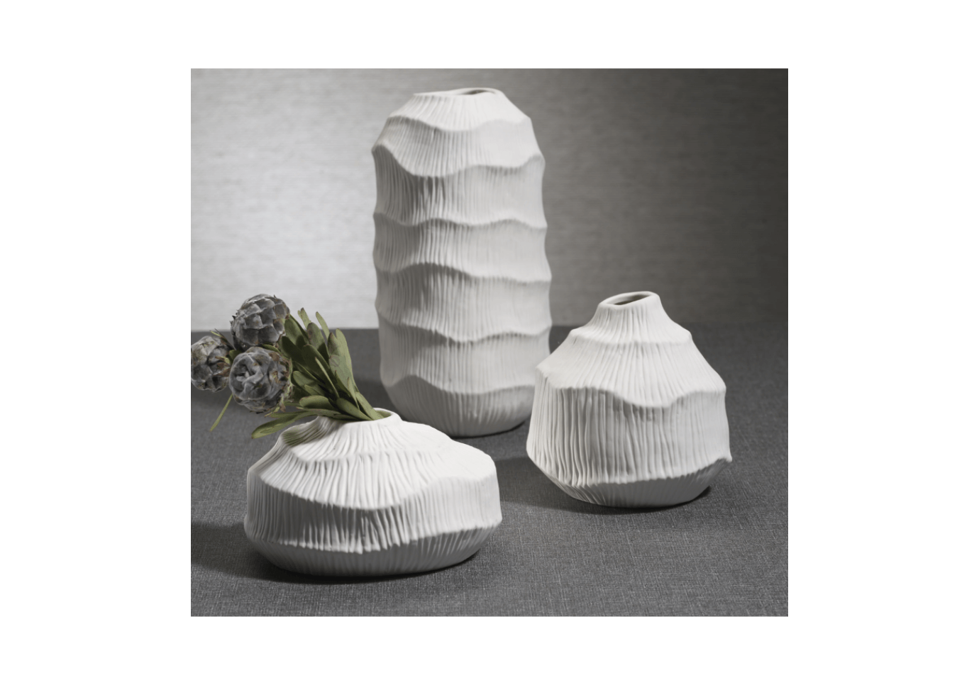 Set de Jarrones Ovalados de Porcelana Blanca Texturizada