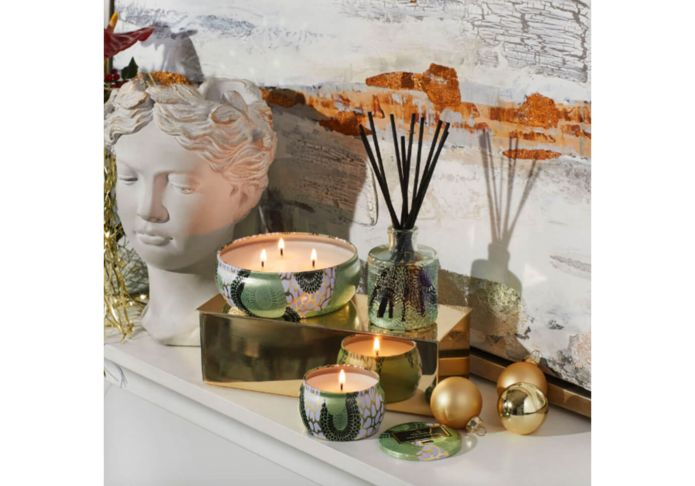 Vela Aromática Voluspa White Cypress Envase Metálico 12 Oz.