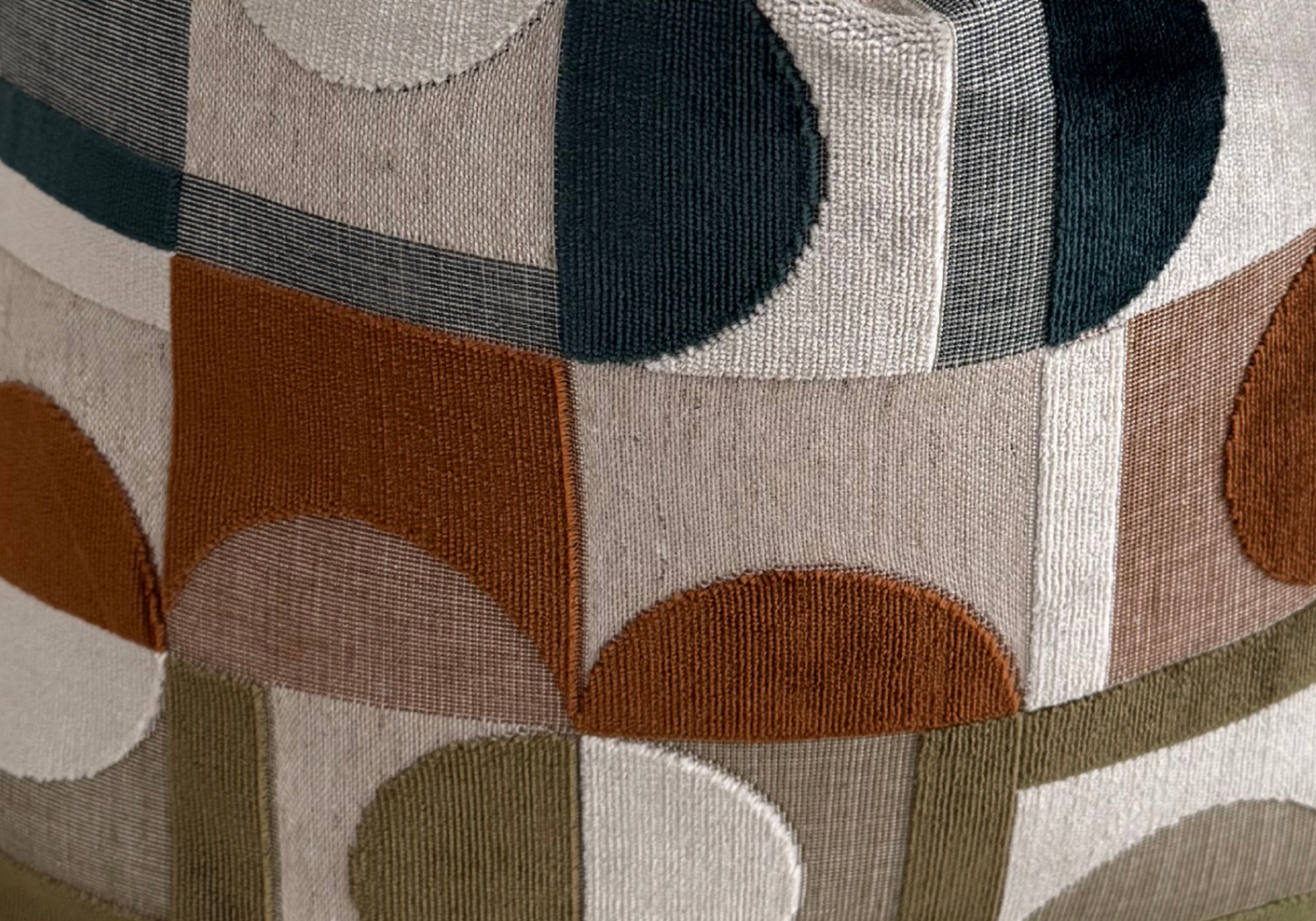 Cojín Multi Velvet Círculo 57 x 57 - Simone