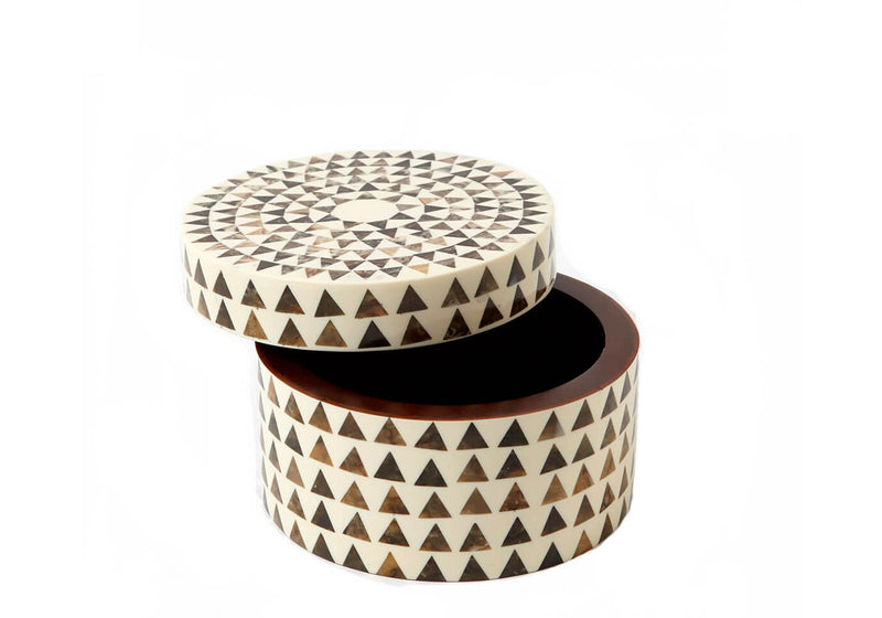 Caja Redonda de Madera Diseño Triángulos Café y Beige