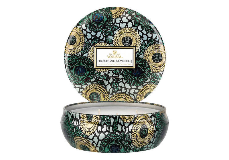 Vela Aromática Voluspa French Cade & Lavender Envase Metálico 12 Oz.