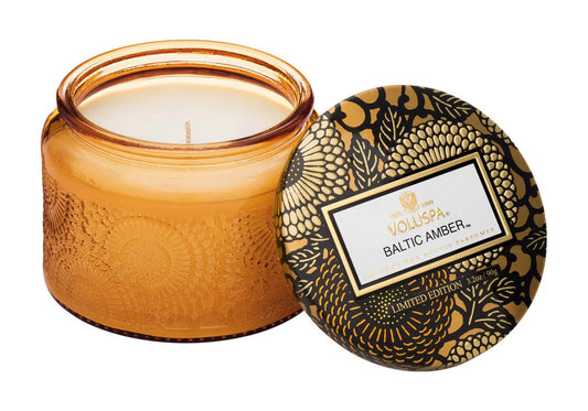 Vela Aromática Voluspa Baltic Amber Envase Vidrio 3.2 Oz.