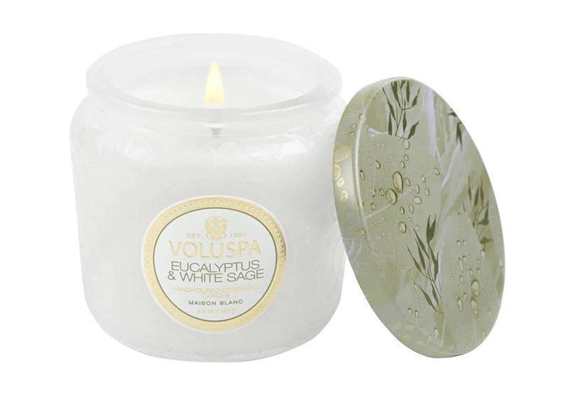 Vela Aromática Voluspa Eucalyptus & White Sage Tarro de Vidrio 4.5 Oz.