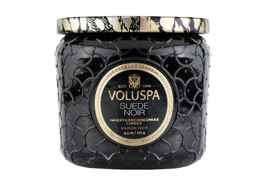 Vela Aromática Voluspa Suede Noir Tarro de Vidrio 4.5 Oz.